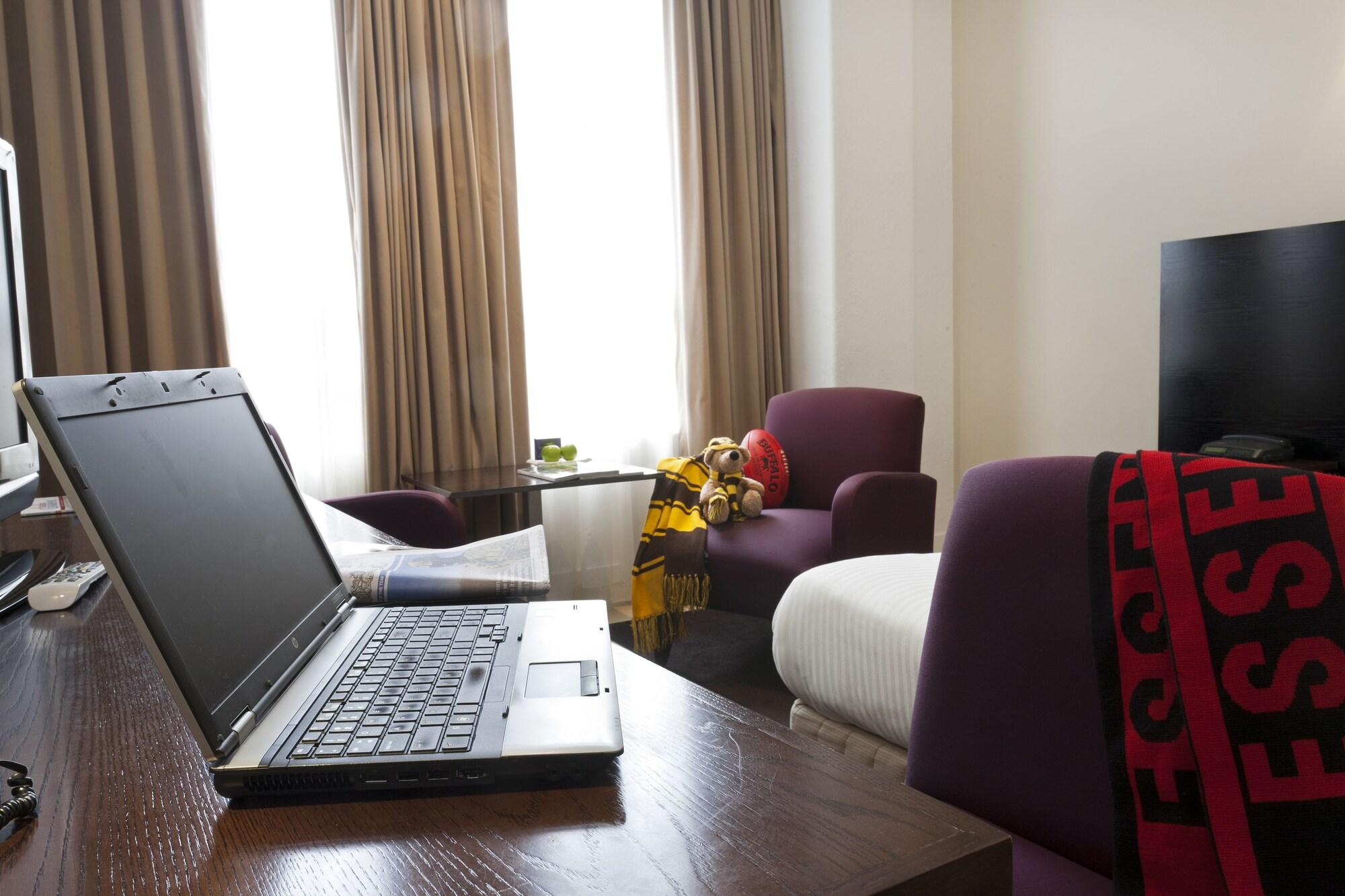 Hotel Causeway Мельбурн Экстерьер фото