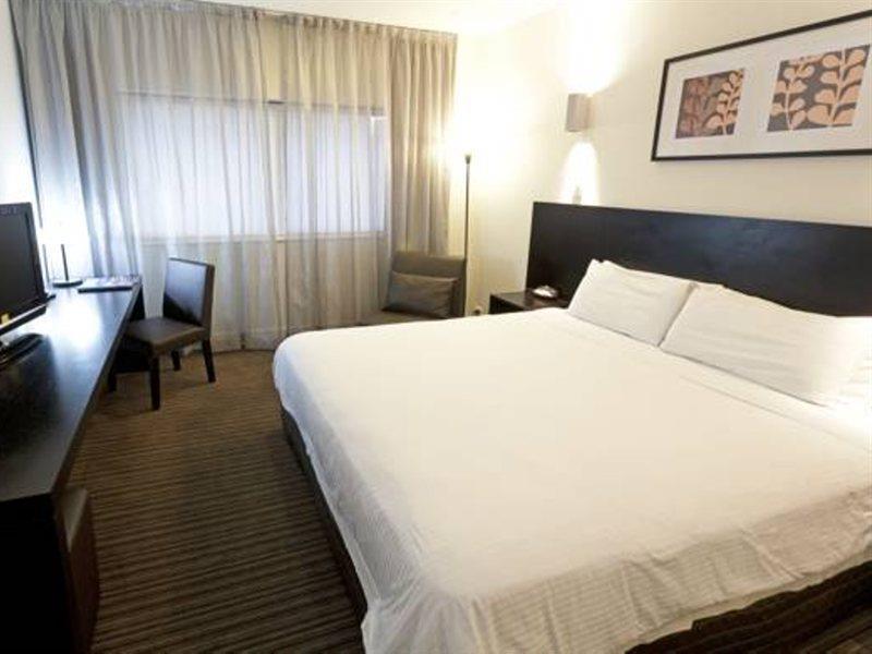 Hotel Causeway Мельбурн Экстерьер фото